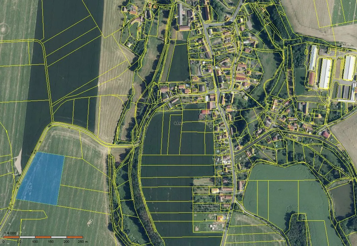 Prodej 1/6 pozemku v obci Červený Hrádek, okres Kolín, 2979 m2 — Červený Hrádek