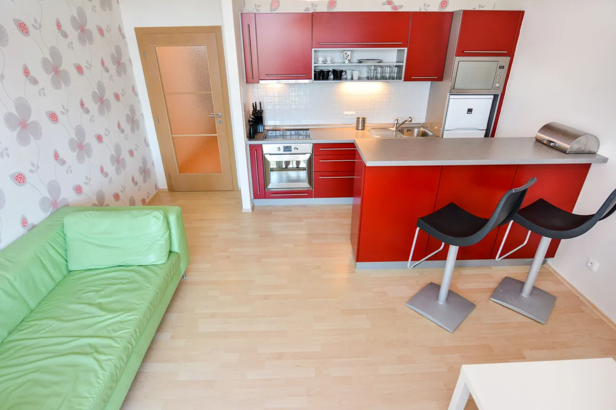Pronájem bytu 2KK, 46 m2 + 11 m2 terasa, Českomoravská, Praha 9 — Praha 9