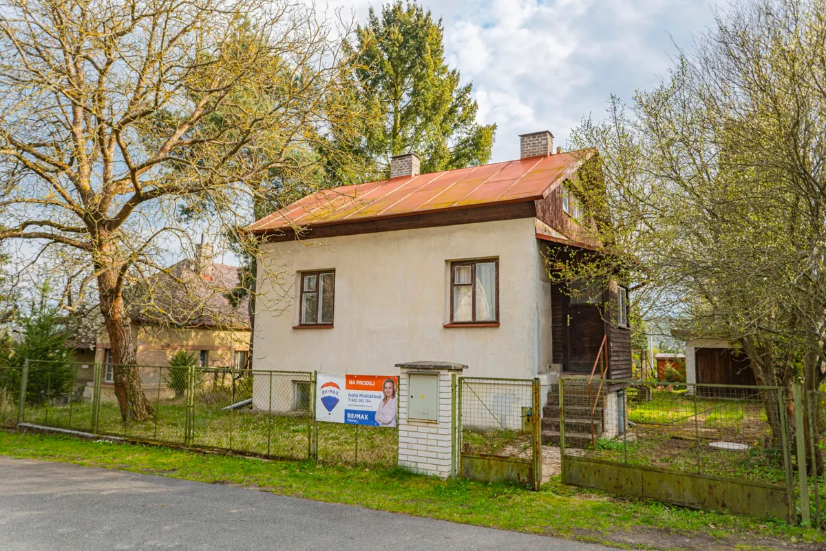 Stavební pozemek 900 m² nebo chata k rekonstrukci, Nižbor — Nižbor